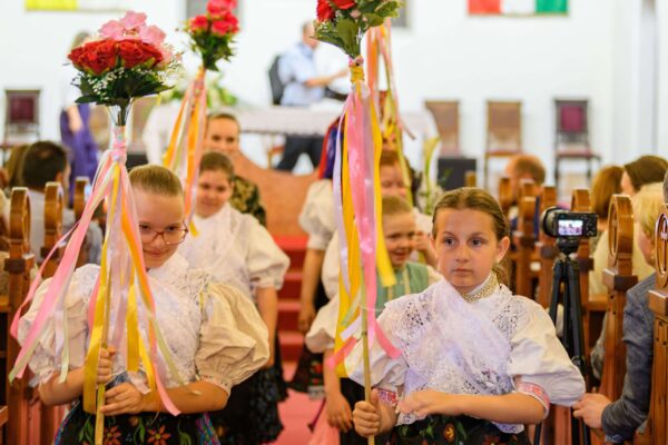 Messenger_creation_60f708bf-6c9d-4c5d-8c4c-51f99f493a94-1